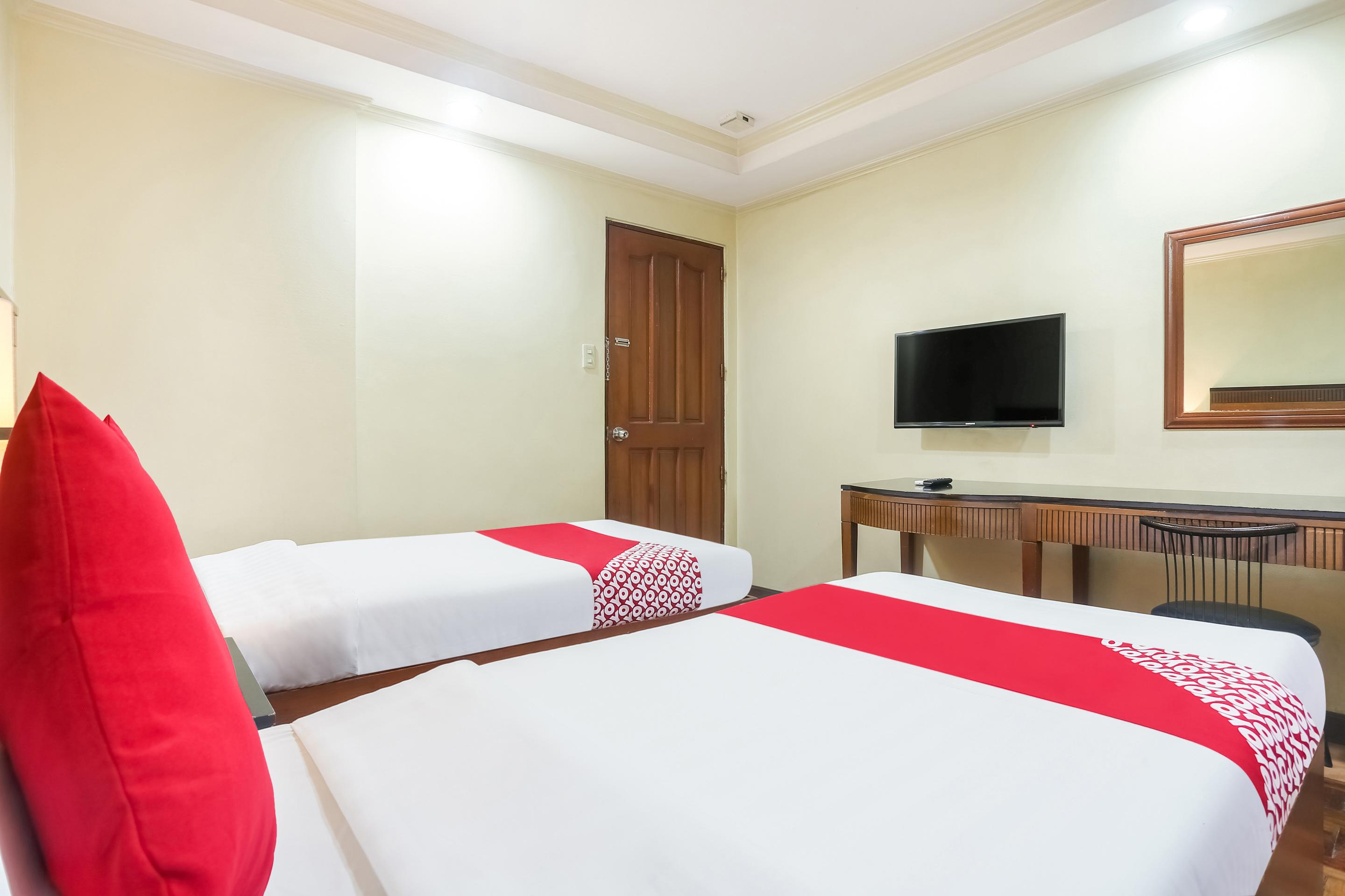 OYO 406 Royal Parc Inn & Suites Quezon City Exterior foto