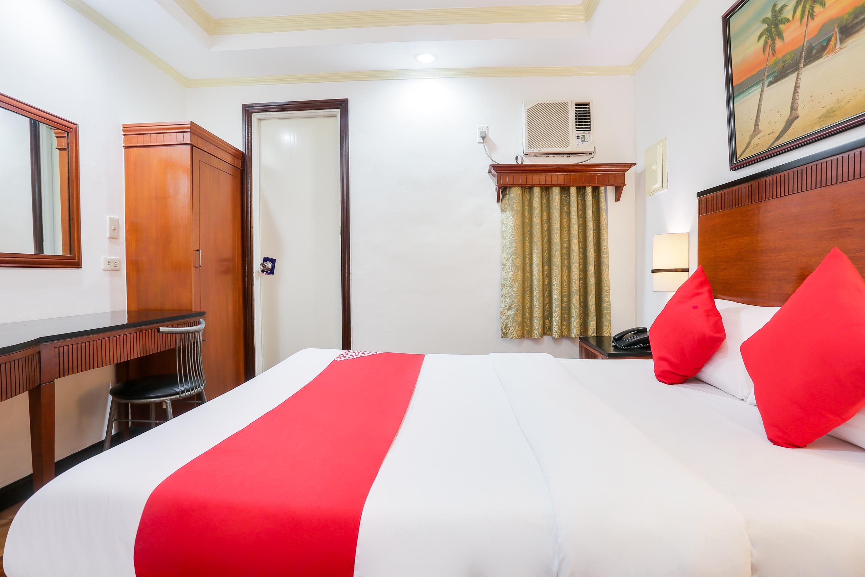 OYO 406 Royal Parc Inn & Suites Quezon City Exterior foto