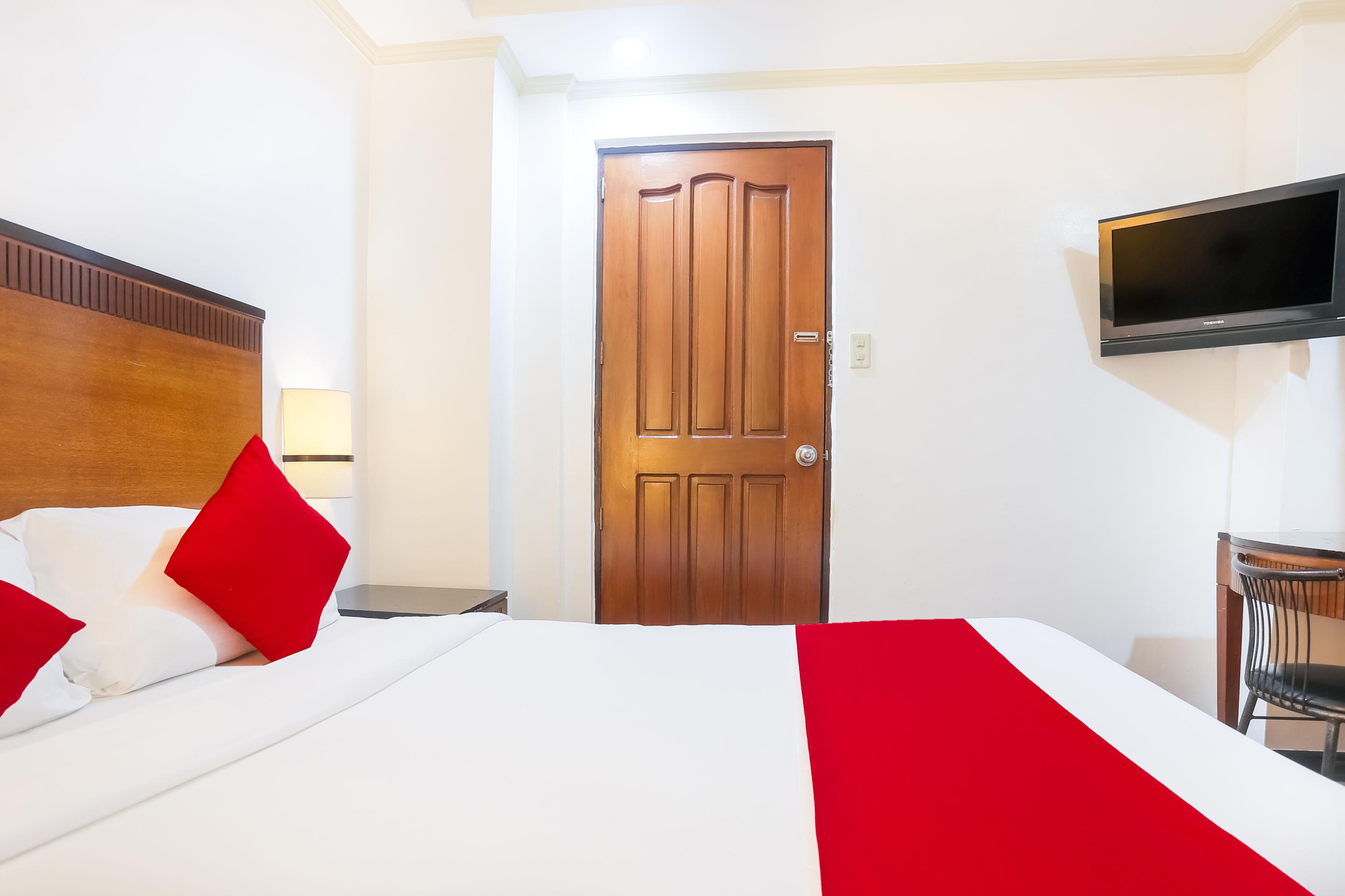 OYO 406 Royal Parc Inn & Suites Quezon City Exterior foto