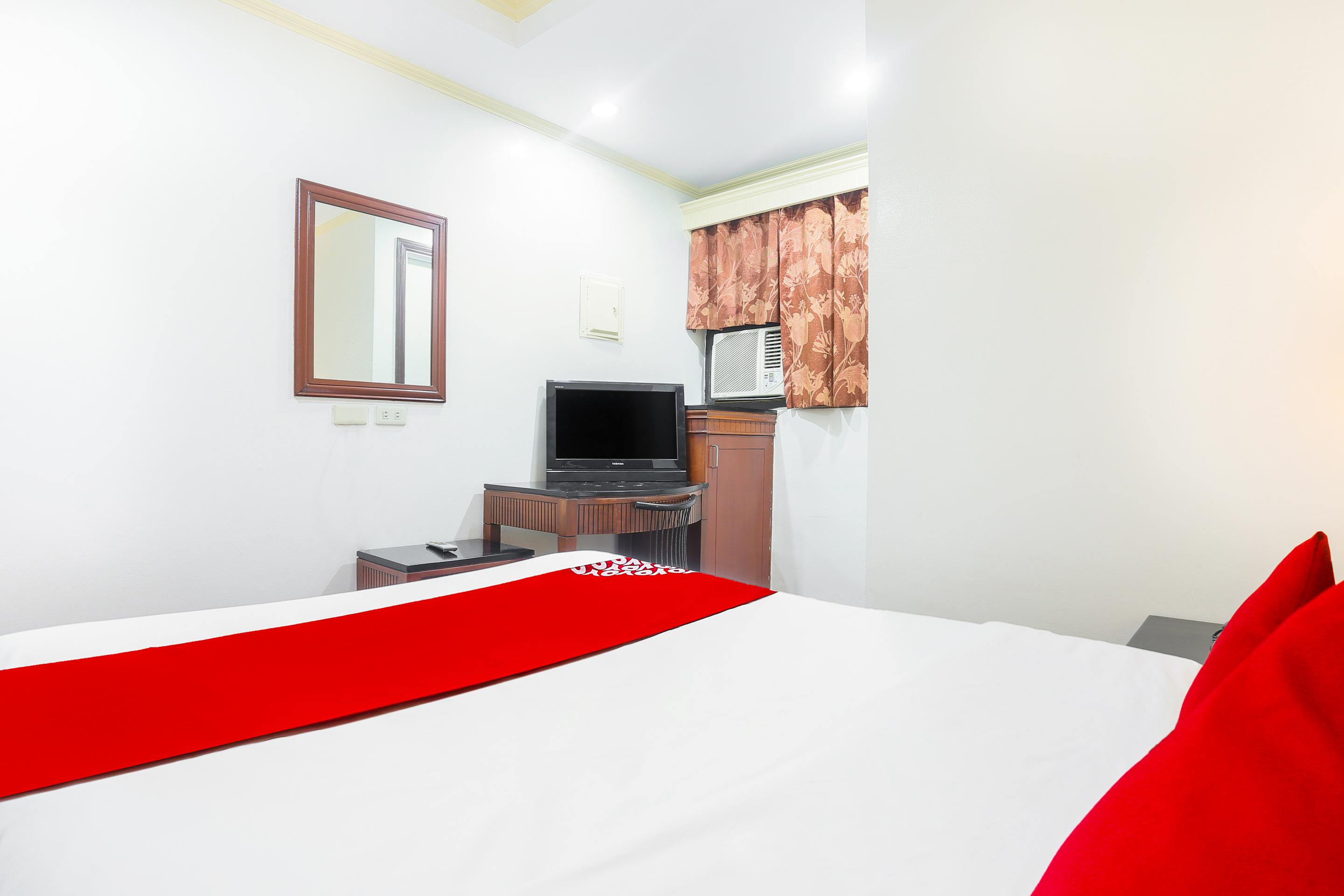 OYO 406 Royal Parc Inn & Suites Quezon City Exterior foto